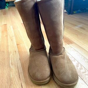 Uggs Size 6 womens